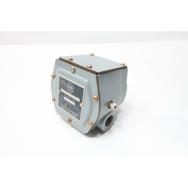 Allen Bradley 15-60RPM 600V-AC SPEED SWITCH 808-G4 - main